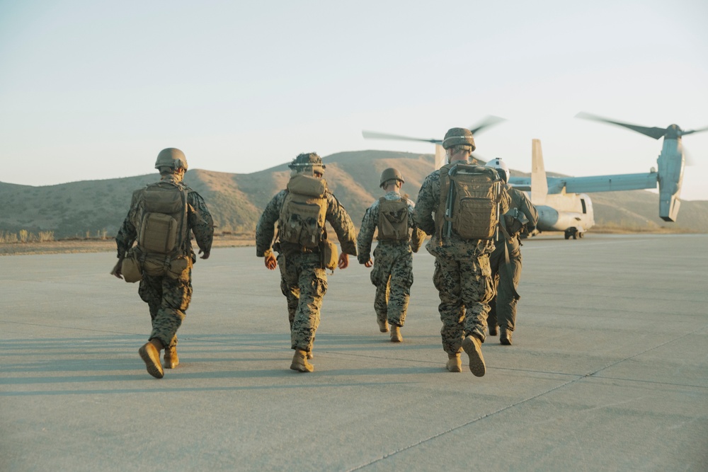 15th MEU Loads Humanitarian Aid at Staff Planning Exercise