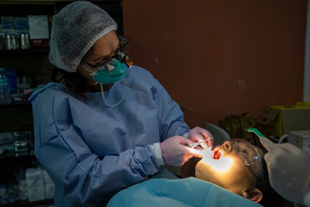 Air Force delivers first dental care to Tarumandy