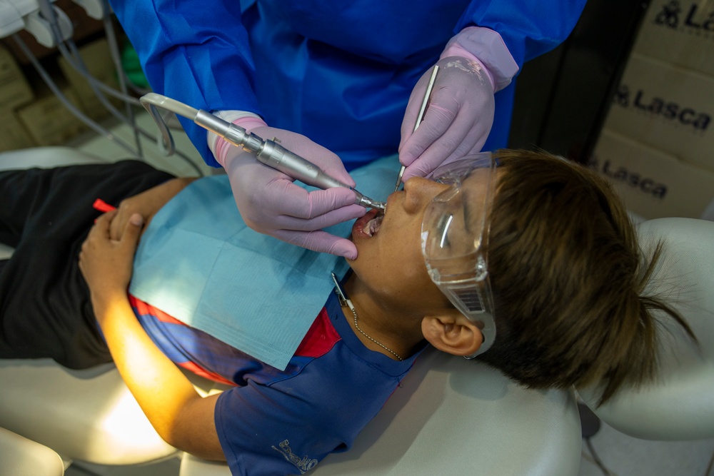 Air Force delivers first dental care to Tarumandy