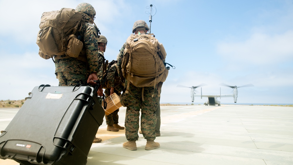15th MEU Establishes Rapid Response Communications Node During Staff Planning Exercise
