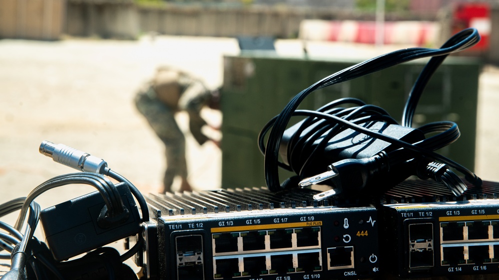 15th MEU Establishes Rapid Response Communications Node During Staff Planning Exercise