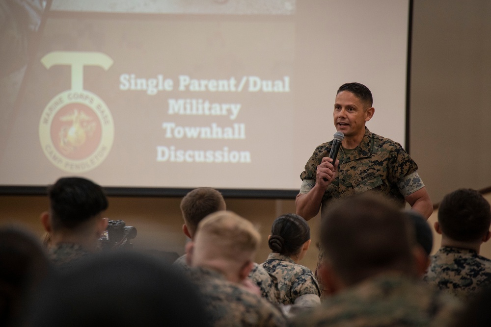 SMMC Ruiz visits I MEF