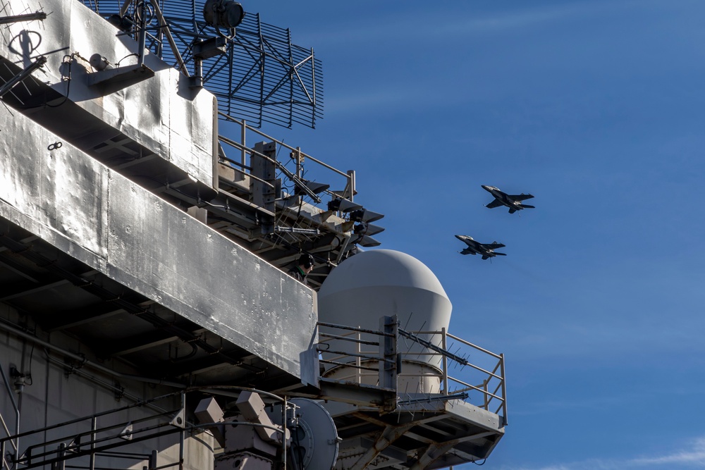 Abraham Lincoln participates in exercise Northern Edge 2025