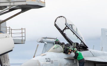 Abraham Lincoln participates in exercise Northern Edge 2025