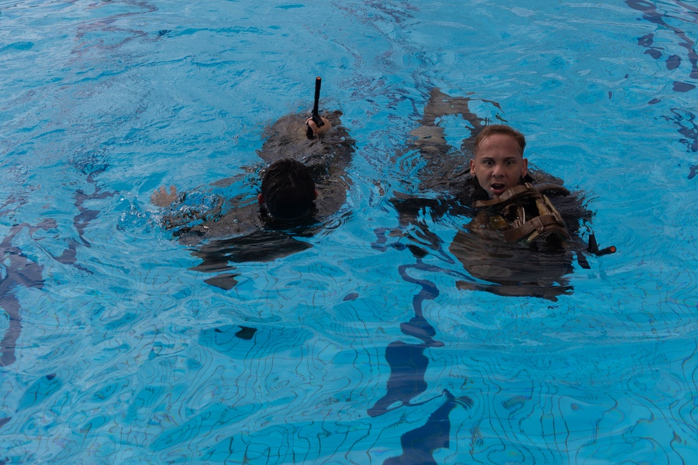 3d Intelligence Battalion hosts swim qualification for III MIG
