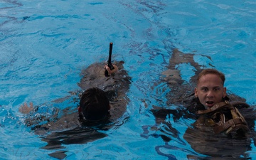 3d Intelligence Battalion hosts swim qualification for III MIG