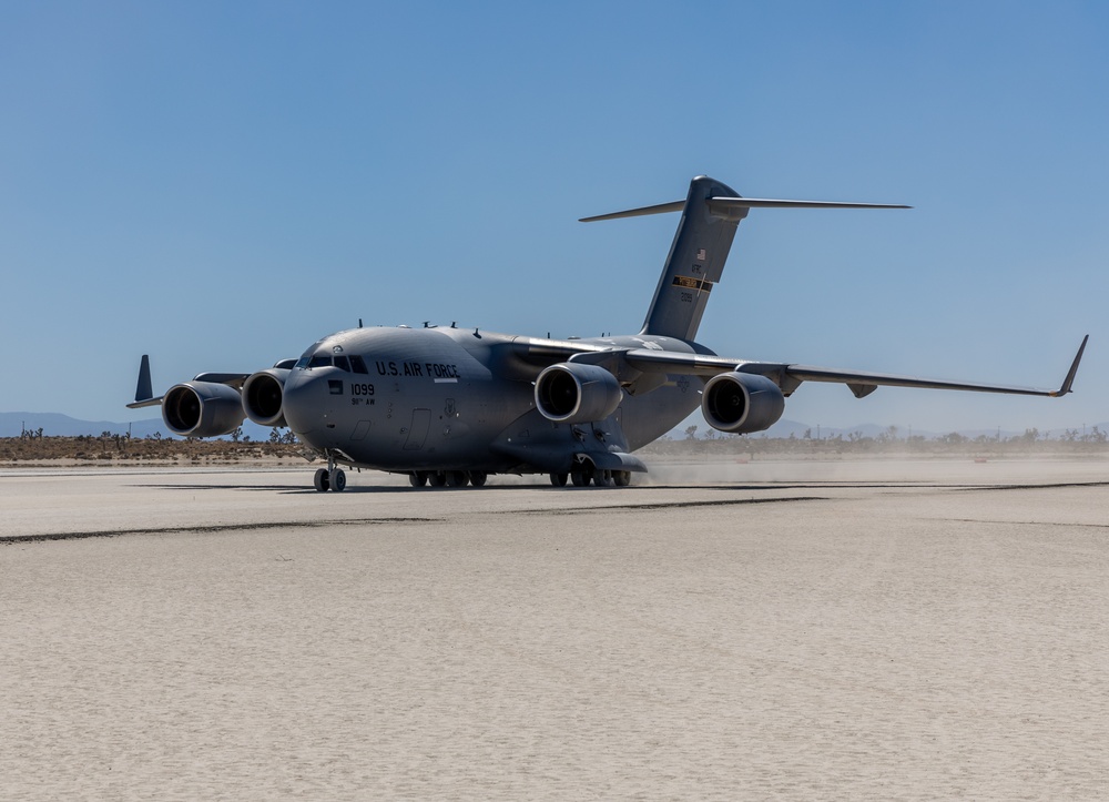 Pittsburgh AFRC C-17 crews practice lakebed landings at Edwards AFB
