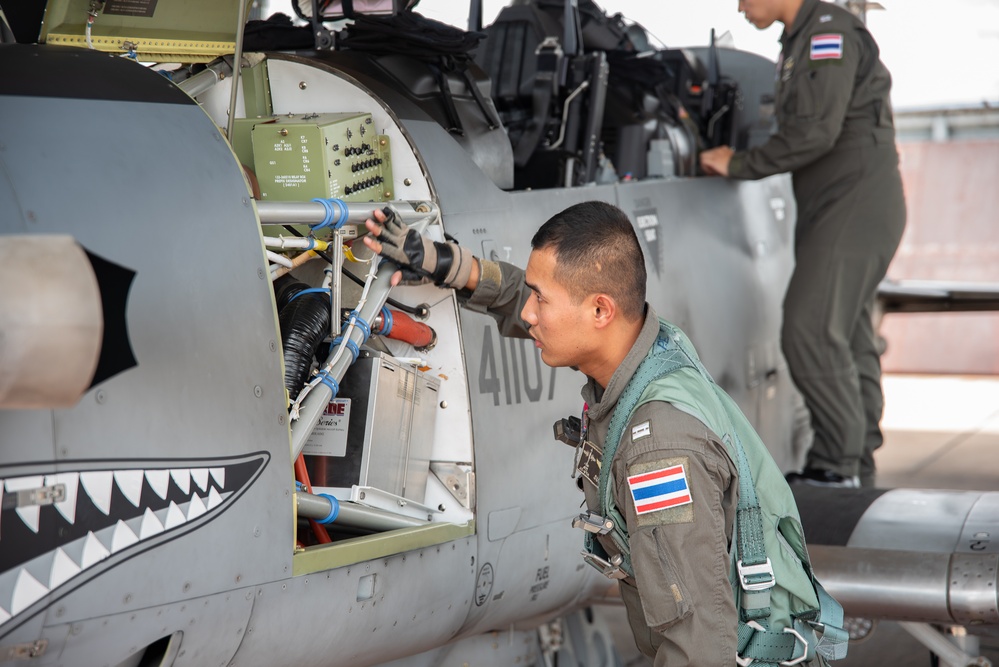 Historic Flights Mark New Heights in U.S.-Thai Air Force Partnership
