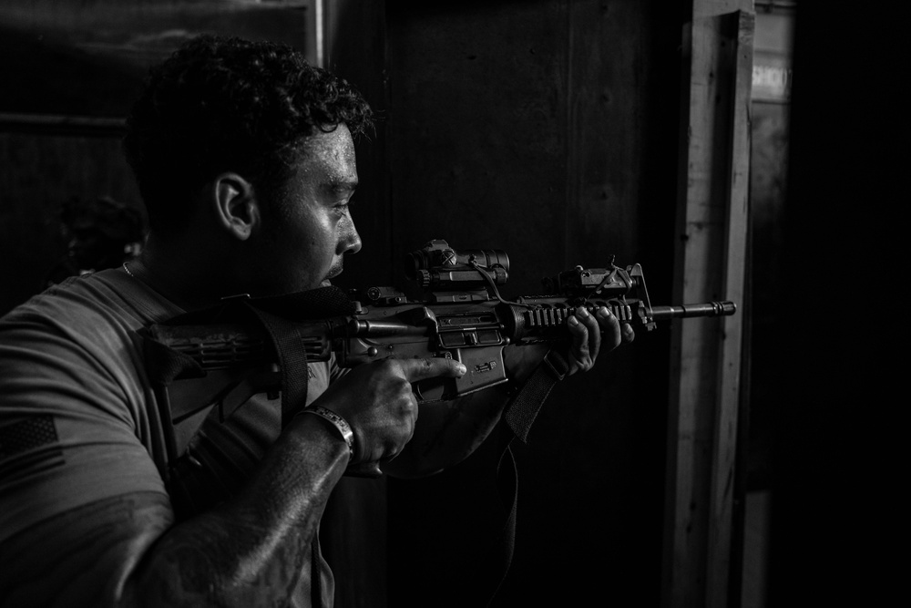Clear! U.S. Soldiers Conduct Shoot House Training