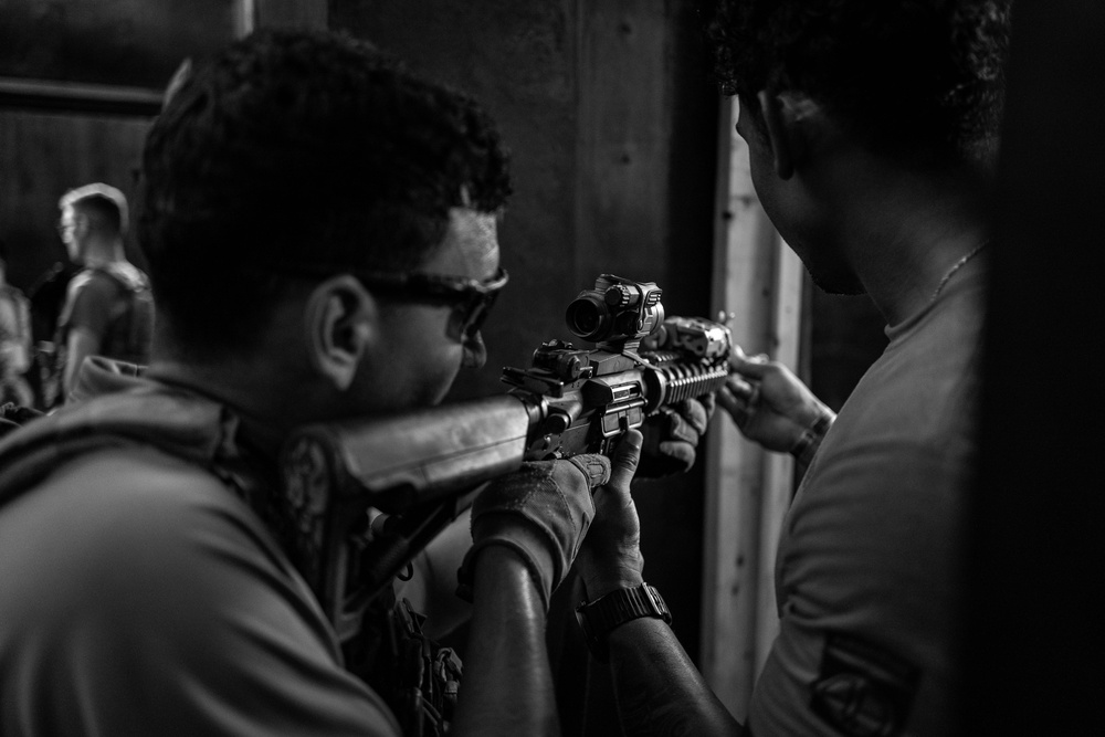 Clear! U.S. Soldiers Conduct Shoot House Training