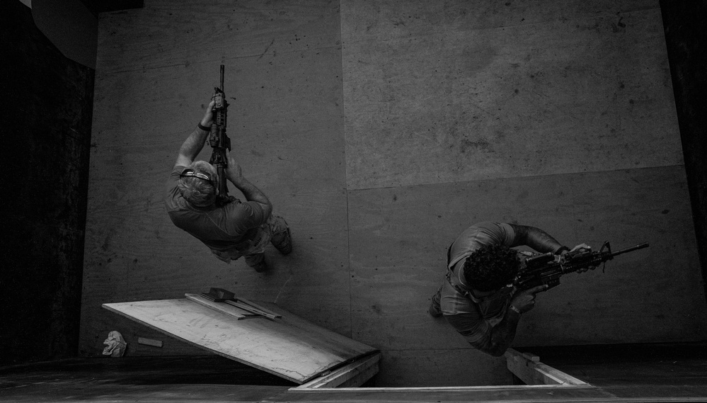 Clear! U.S. Soldiers Conduct Shoot House Training
