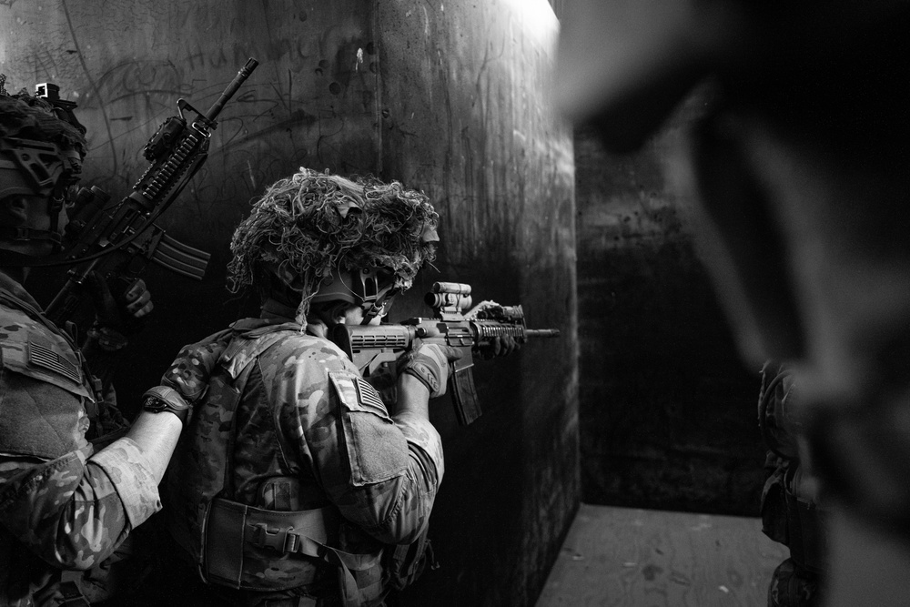Clear! U.S. Soldiers Conduct Shoot House Training
