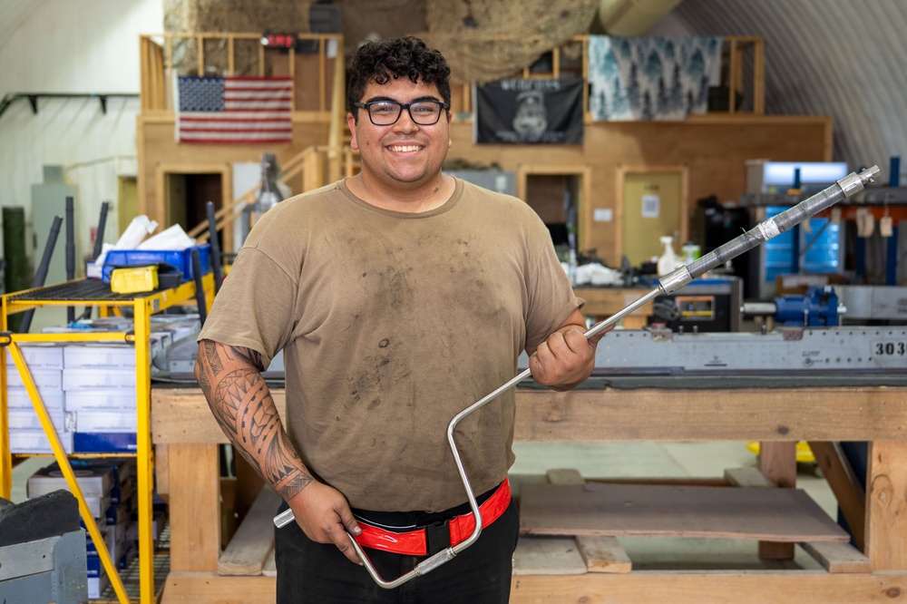 Backbone of 378th EMXS: Weapons backshop