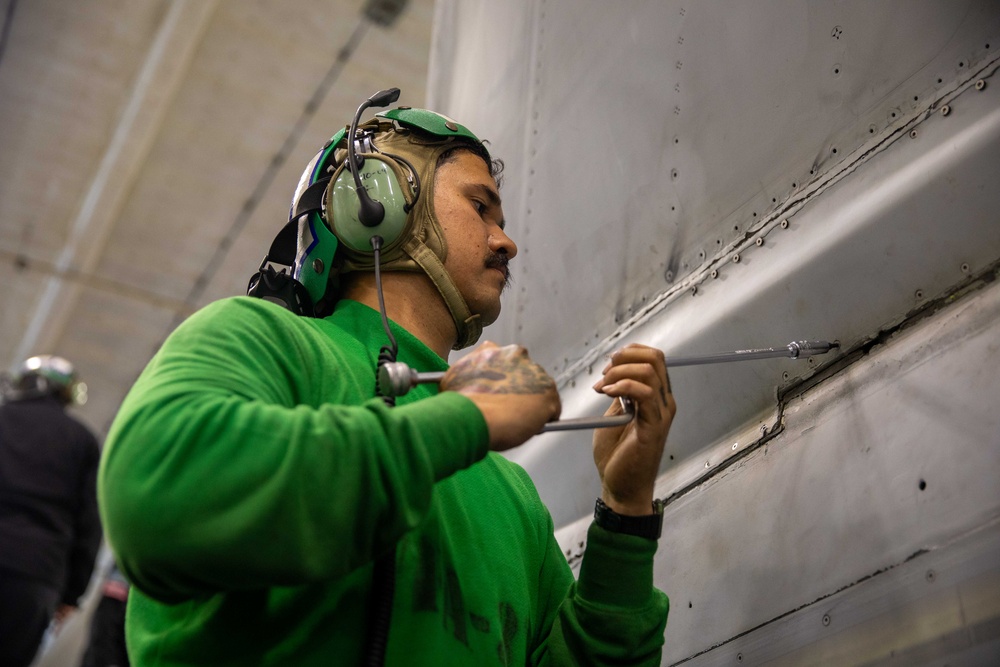 VFA-37 Sailor Conducts Maintenance