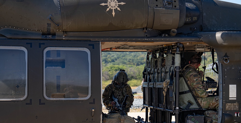 Aerial Gunnery with 3-501, 1st Armored Division Combat Aviation Brigade