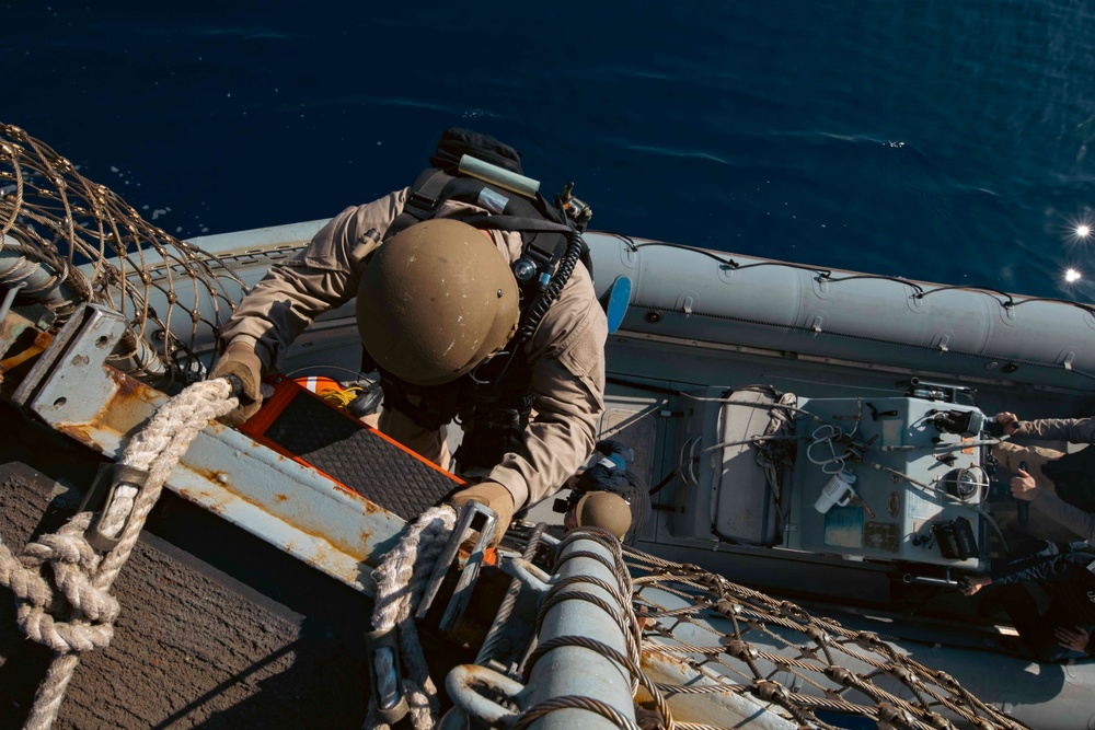USS Winston S. Churchill Conducts Small Boat Operations