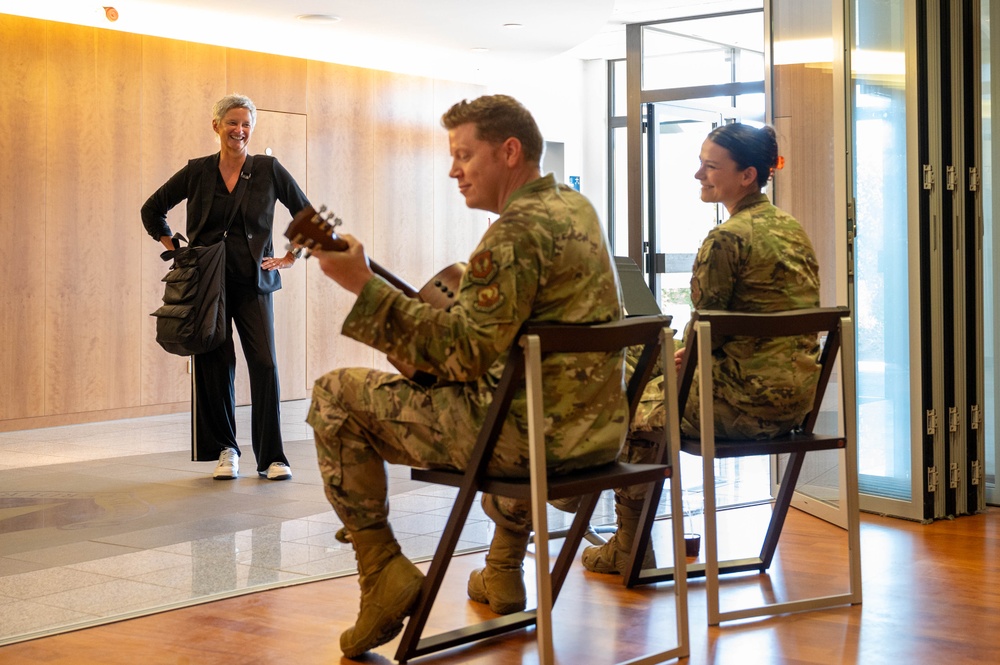86 AW Leadership hosts Kaiserslautern Lord Mayor during initial base immersion