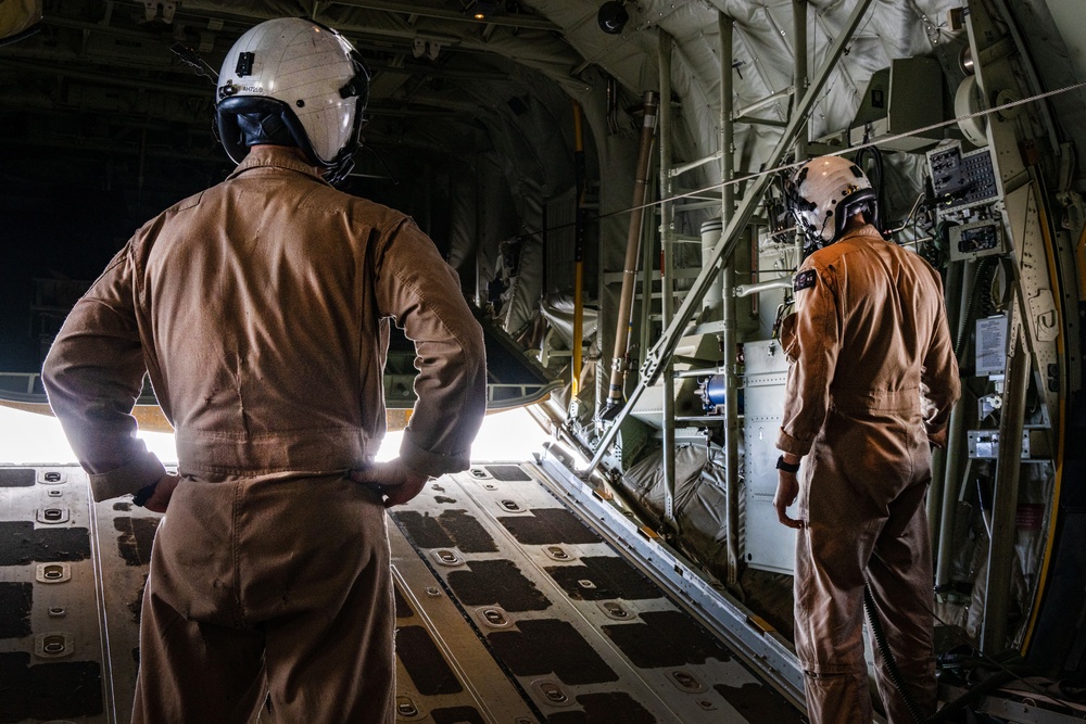 HALO jumps enhance joint operations between Airmen, Marines