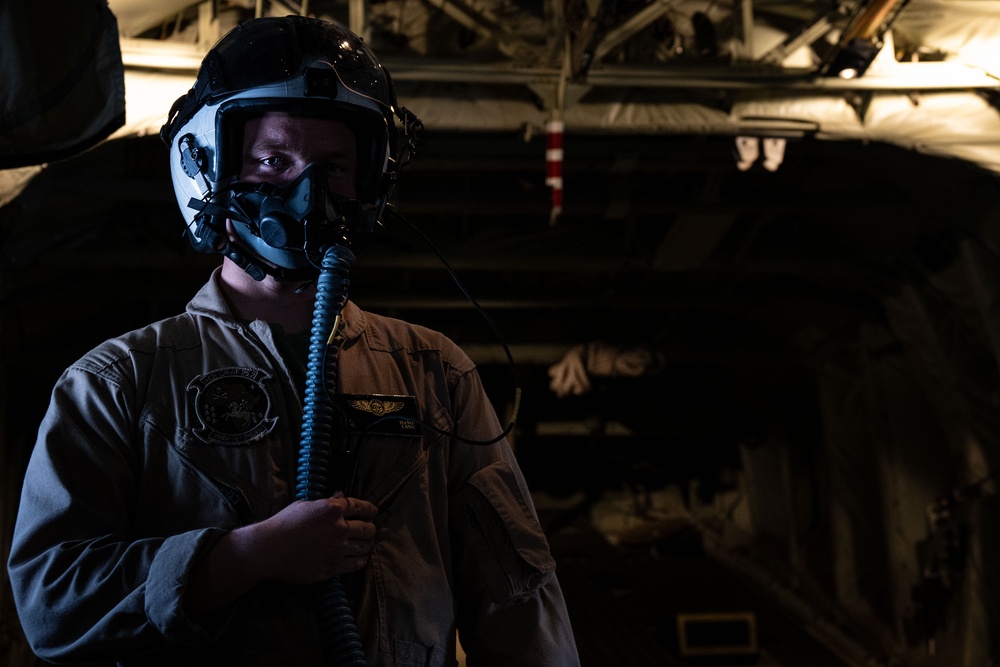 HALO jumps enhance joint operations between Airmen, Marines