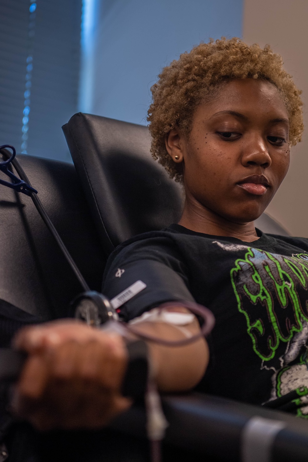 USS Ronald Reagan (CVN 76) Sailor Donates Blood