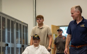 Marine Corps Veteran tank operator reunited with his tank decades later