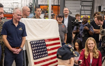 Marine Corps Veteran tank operator reunited with his tank decades later