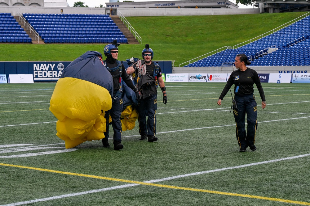 U.S. Navy Parachute Team