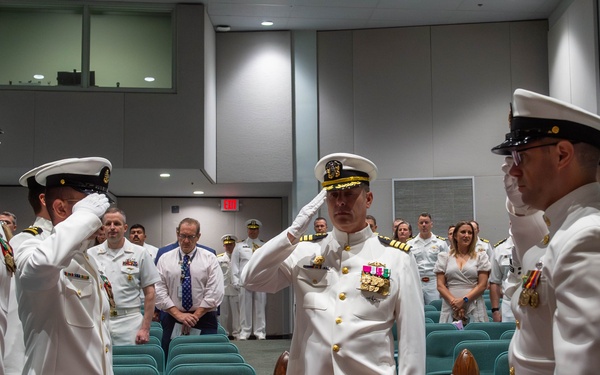 Capt. Garis Assumes Command of Submarine Squadron 19