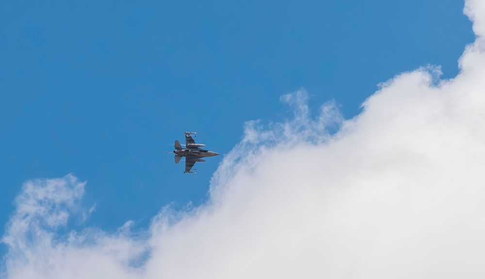 Holloman F-16 Conduct Routine Training