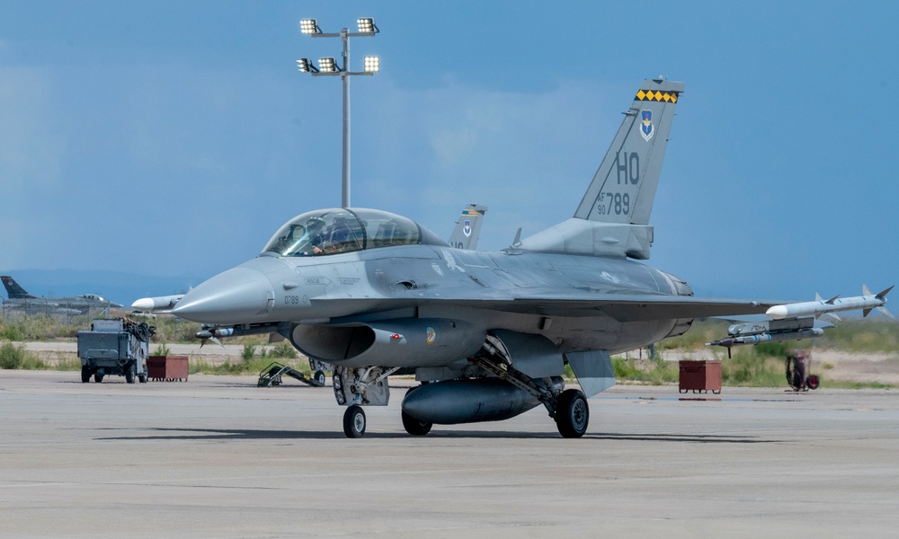 Holloman F-16 Conduct Routine Training