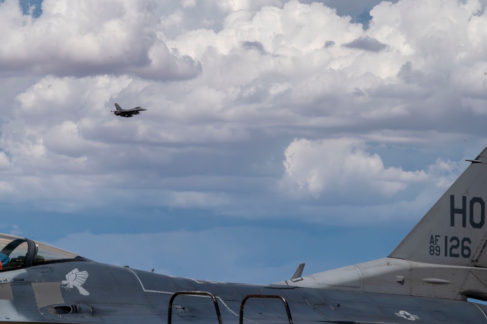 Holloman F-16 Conduct Routine Training