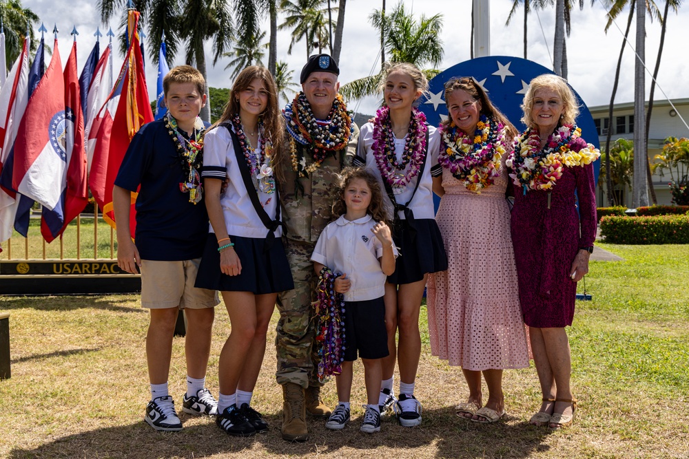 USARPAC Recognizes New CoS and G3 OIC