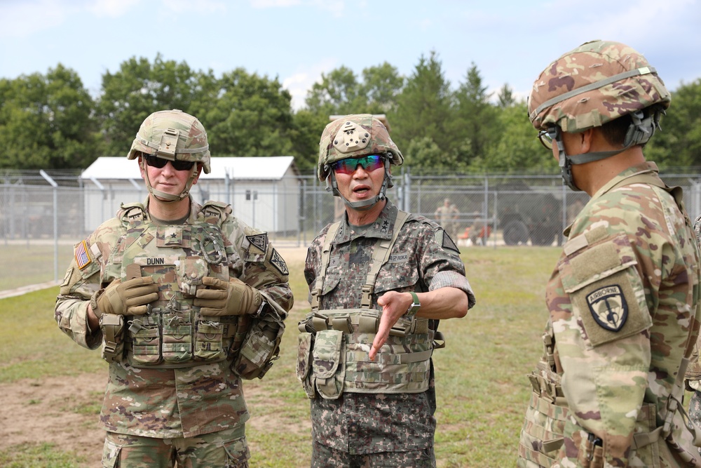 Republic of Korea and U.S. Army Leaders Discuss Detention Facility Operations