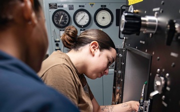 George Washington Sailors Maintain Oxygen Equipment