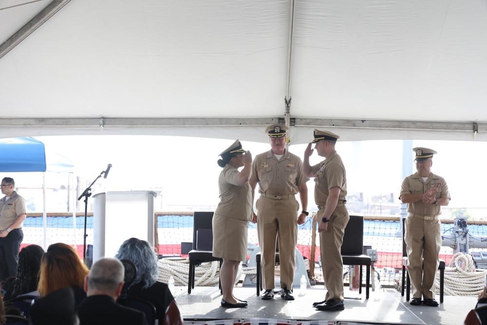 USS ROSS Holds Change of Command