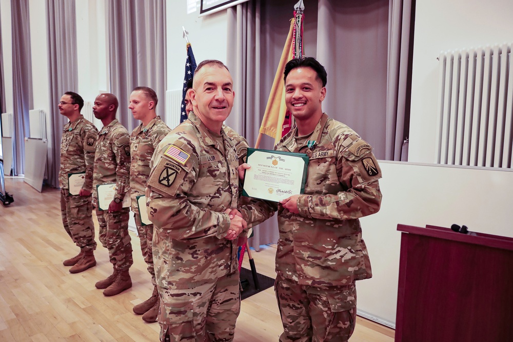 16th Sustainment Brigade Soldiers Rewarded for Excellence