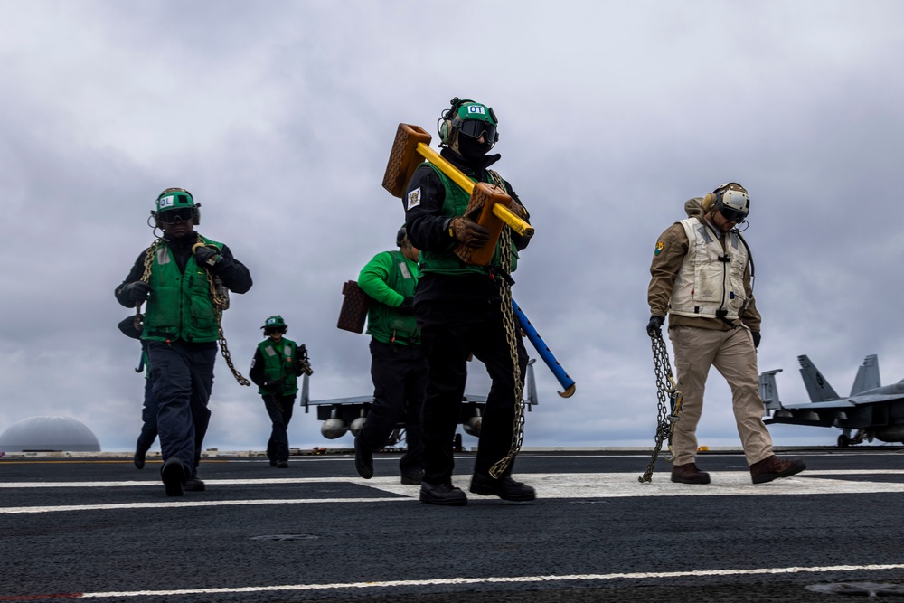 Abraham Lincoln participates in exercise Northern Edge 2025