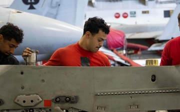 Abraham Lincoln participates in exercise Northern Edge NE25