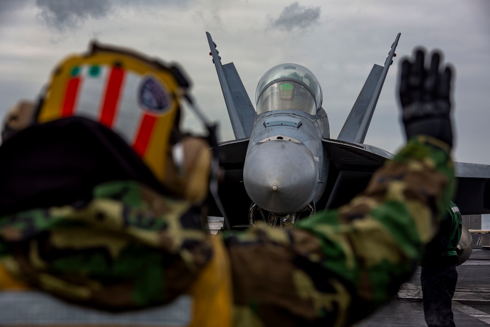 Abraham Lincoln participates in exercise Northern Edge 2025