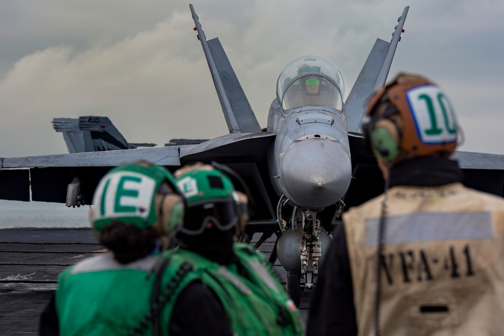 Abraham Lincoln participates in exercise Northern Edge 2025