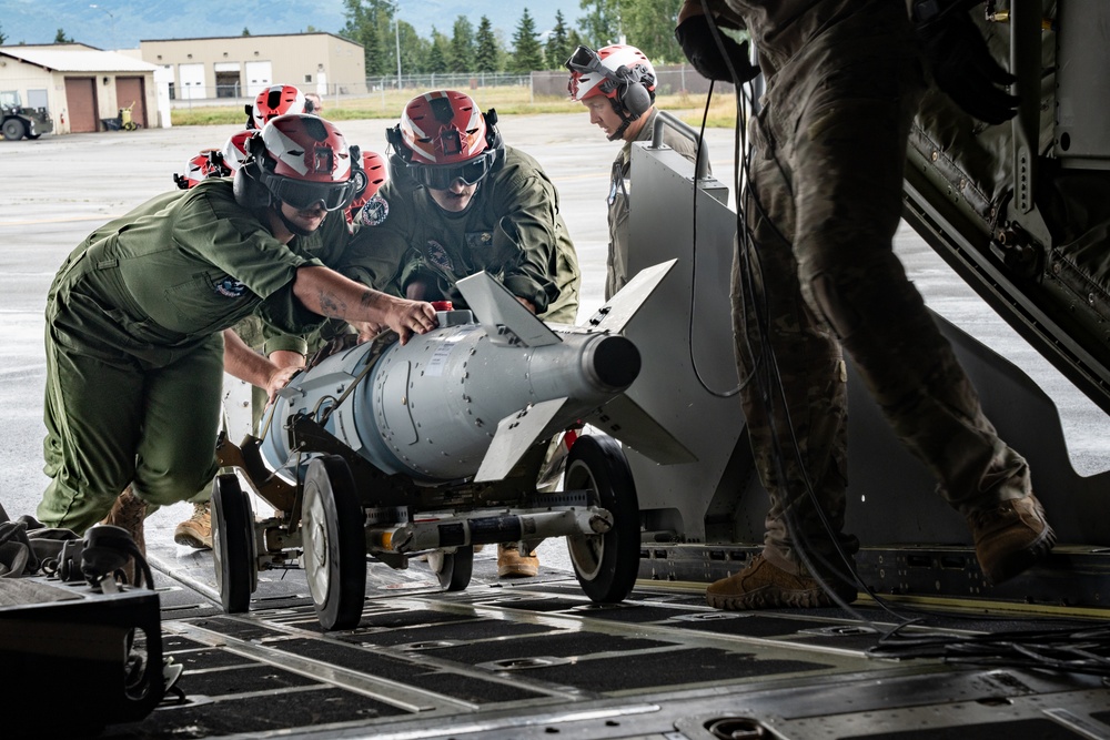 27th SOW, VMFA 533 conduct FARP operations during ARCTIC EDGE 2025