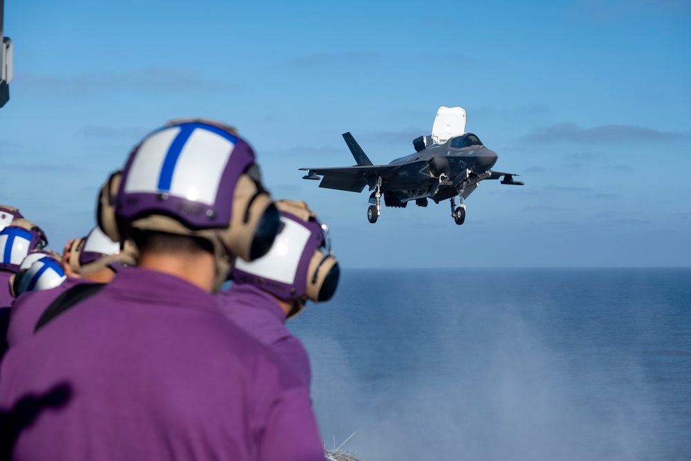 Boxer Conducts Flight Operations