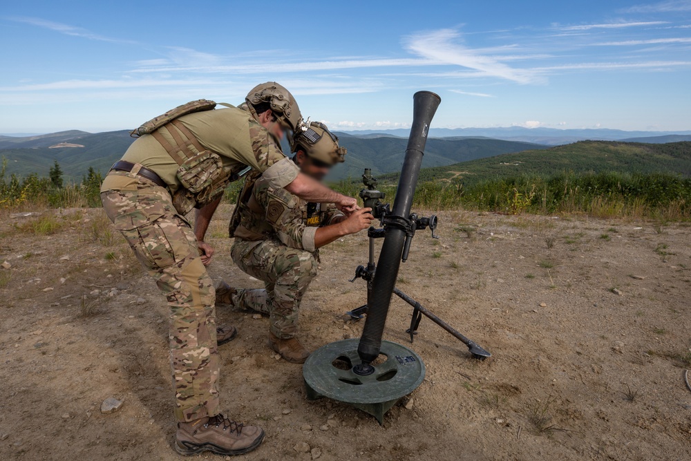Soldiers, International Forces Train in Mortar Live-Fire During Arctic Edge 25
