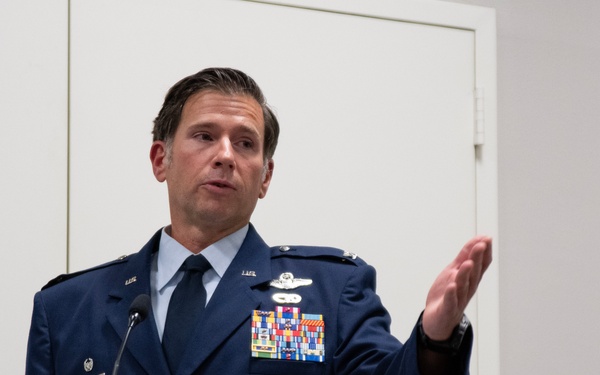 Commander assumes command of the 136th MSG