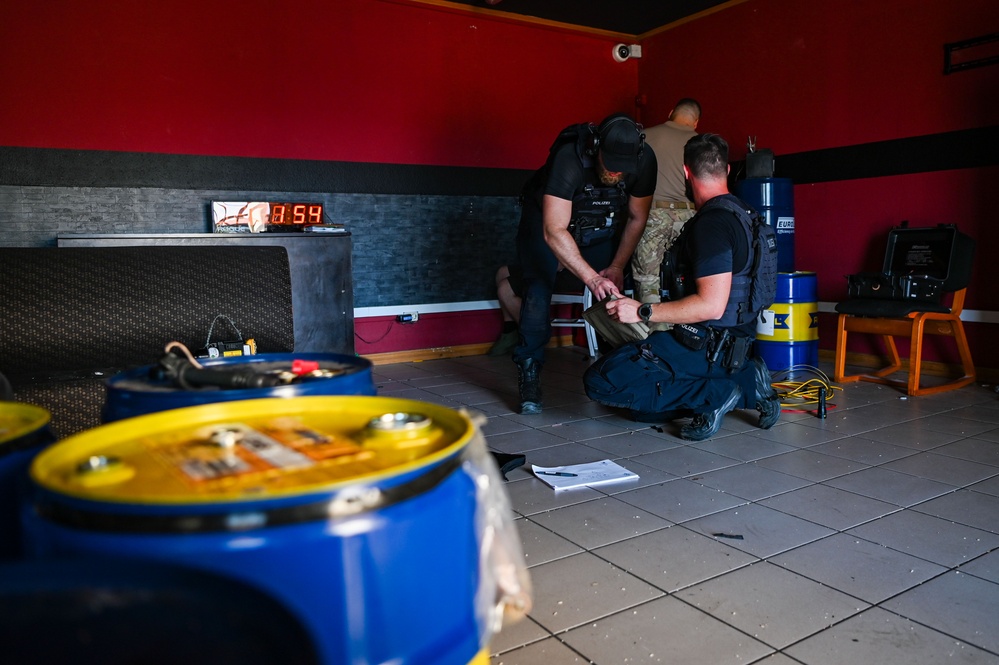 Bundespolizei respond to simulated hostage crisis at IED Rodeo