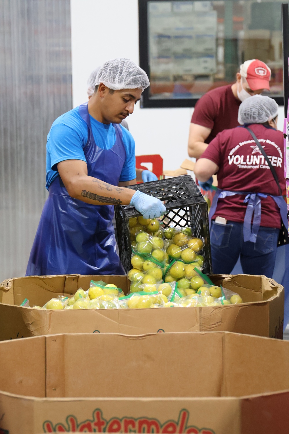 Fort Bliss Soldiers Volunteer at El Pasoans Fighting Hunger Food Bank