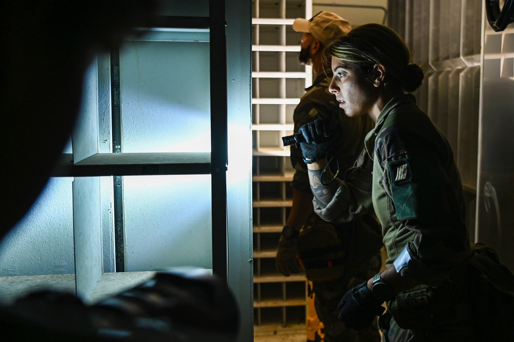 French EOD team clears a simulated “kill house” bunker during IED Rodeo