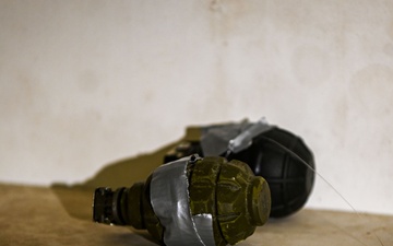 French EOD team clears a simulated “kill house” bunker during IED Rodeo