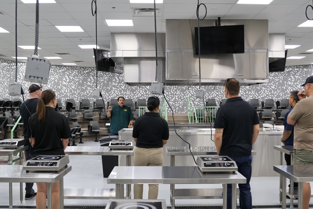 Fort Bliss Soldiers Volunteer at El Pasoans Fighting Hunger Food Bank