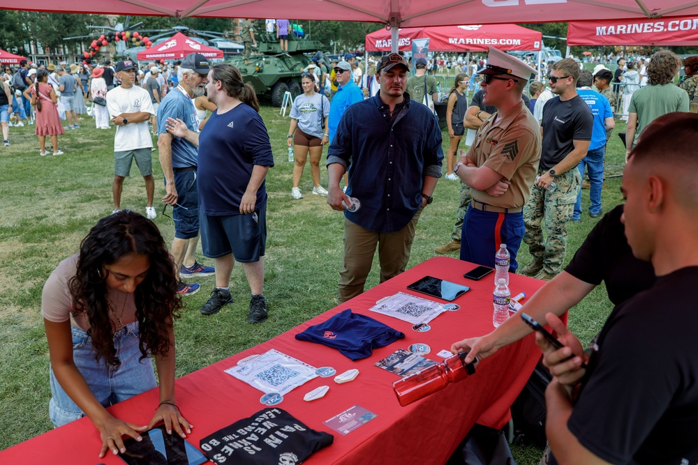 MCRC Hosts Static Display during Marine Week Boston